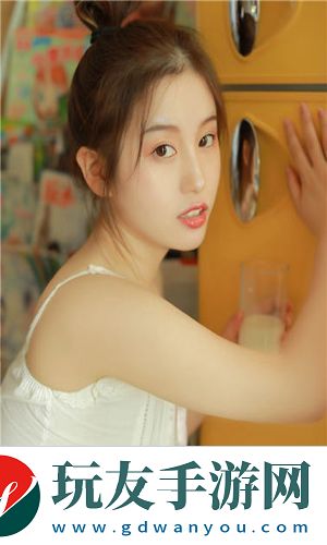 免費b站看大片真人直播，吸引無數(shù)觀眾：點擊背后的心理動機令人深思