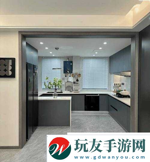 探索廚房與臥室之間的激情之旅